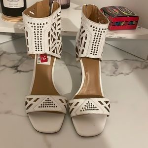 Brand New White sandal pump!